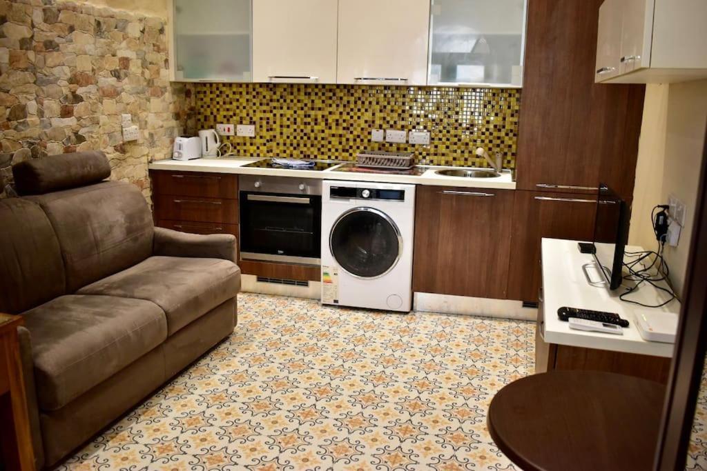 City Centre Pied-A-Terre Near Food Market And Walking Distance To Bus Terminus Valletta Exterior foto